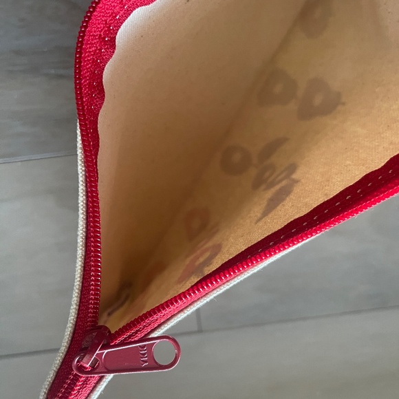 NWT The Very Hungry Caterpillar Canvas Pouch + 6 yummy skincare/haircare samples - Picture 6 of 7